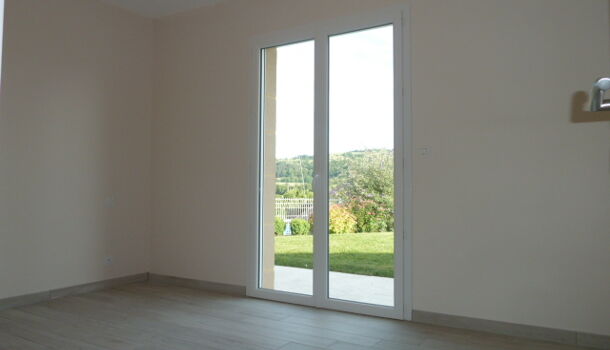 Villa / Maison 4 pièces  à louer Saint-Saturnin-de-Lenne 12560