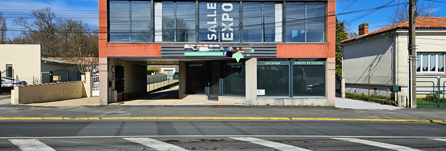 Commerce  230 m² à louer à Soyaux (16800)