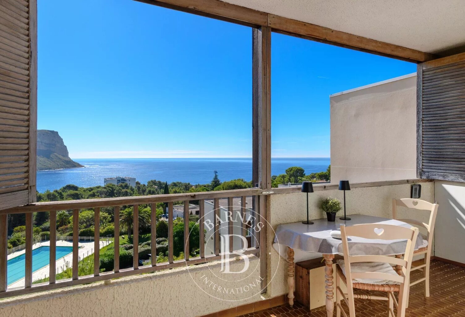CASSIS - APPARTEMENT T4 - VUE MER DANS RESIDENCE AVEC PISCINE ET — photo 1