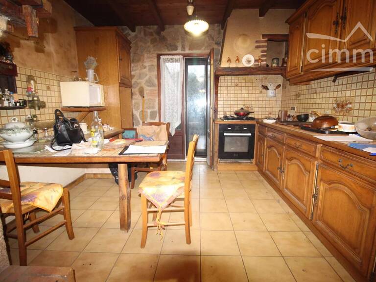 A vendre maison de village avec jardin, un local de rangement et — photo 1