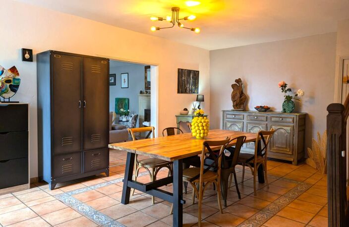 Vente maison 7 pièces 158 m² Pouzay (37800) — photo 2