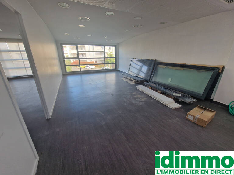 AUTERIVE-Local commercial 72 m2 — photo 1