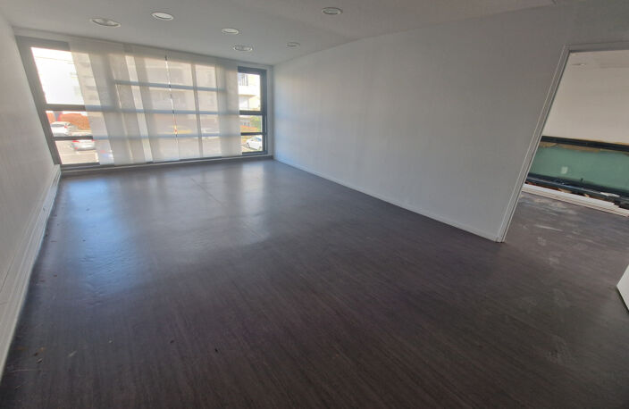 AUTERIVE-Local commercial 72 m2 — photo 3