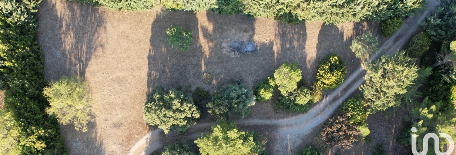 Terrain  1006 m² à vendre à Cucuron (84160)