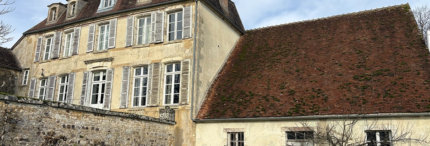 Maison 9 Pièces 292 m² à vendre à Treigny-Perreuse-Sainte-Colombe (89520)