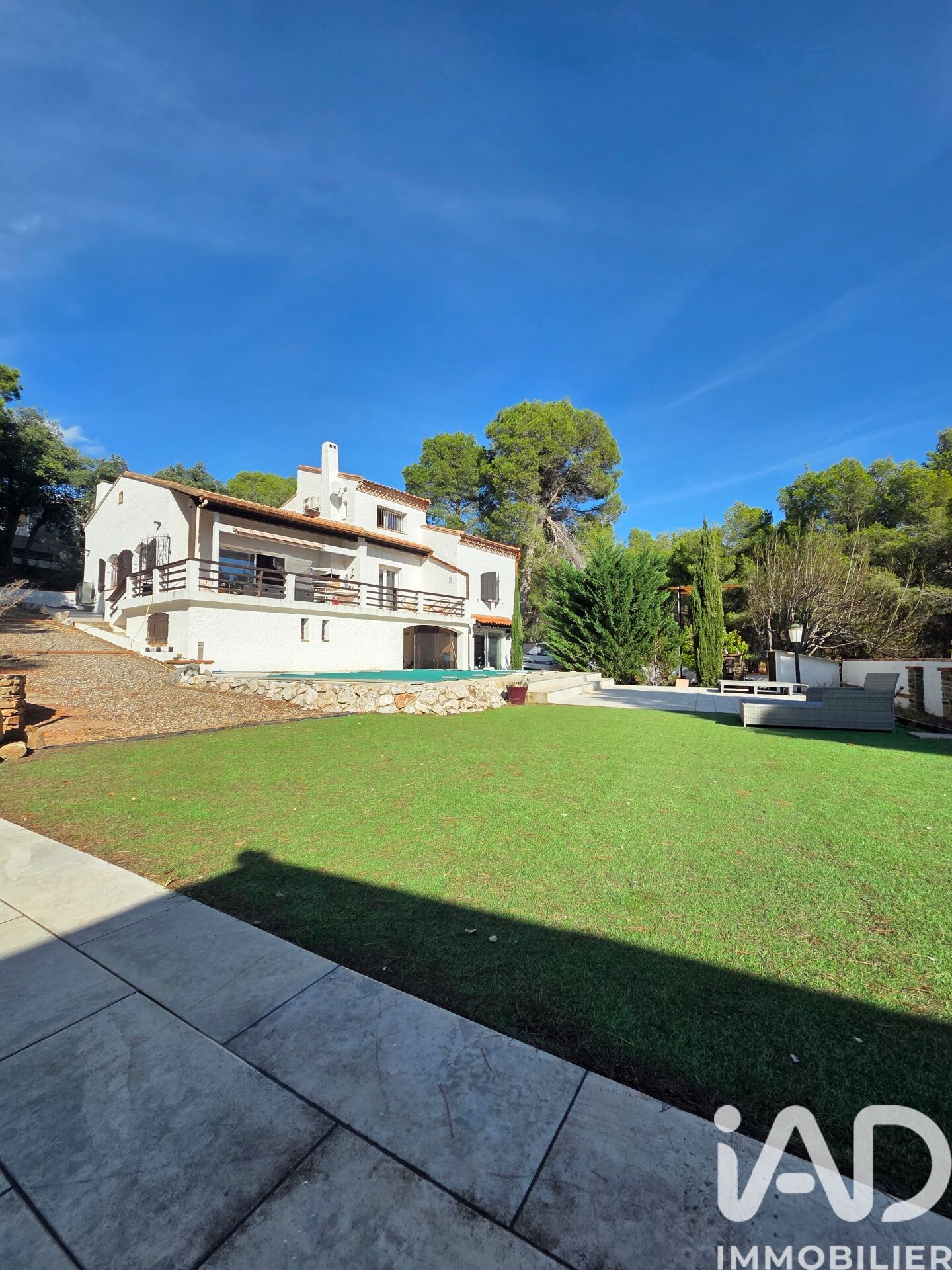 Espira-De-L-Agly - 220m² - 5p.