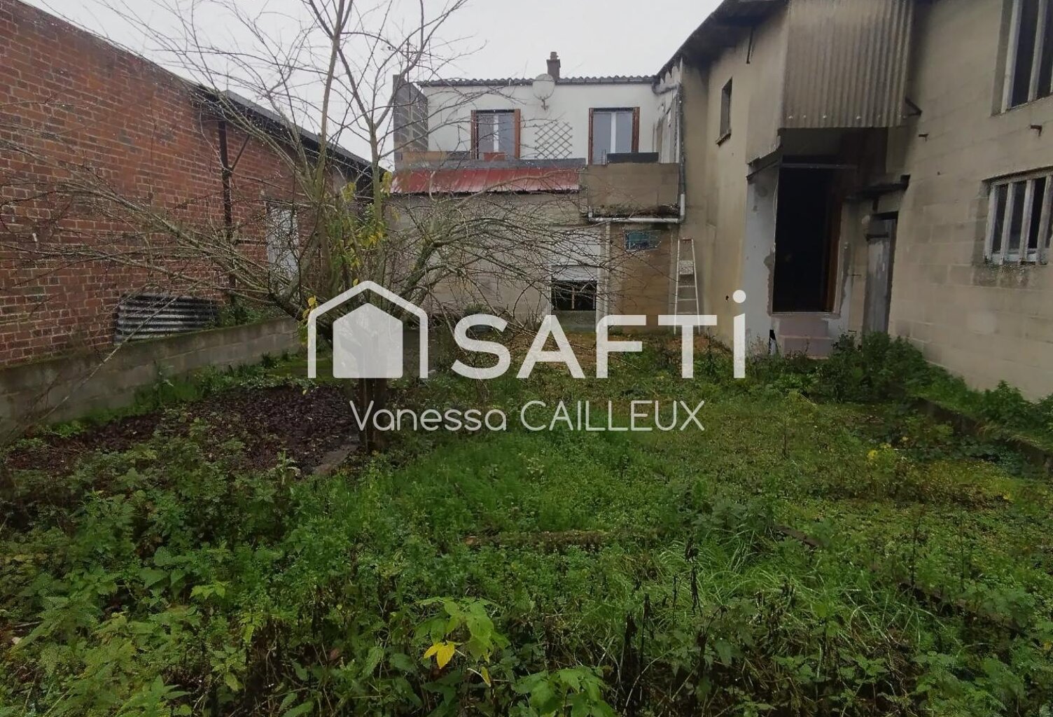 Immeuble commerciale avec appartement, 6 pièces — photo 1