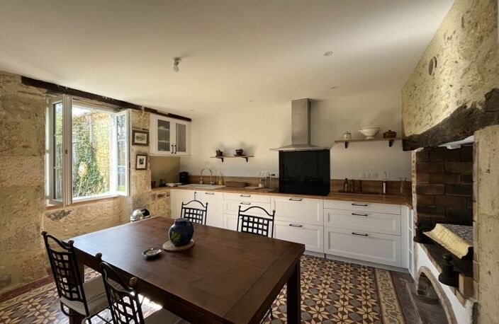 Maison en pierre de 6 pièces principales — photo 2