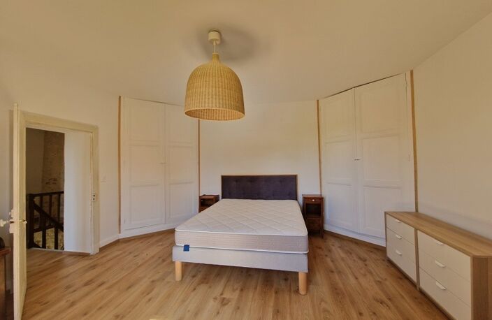 Maison en pierre de 6 pièces principales — photo 4