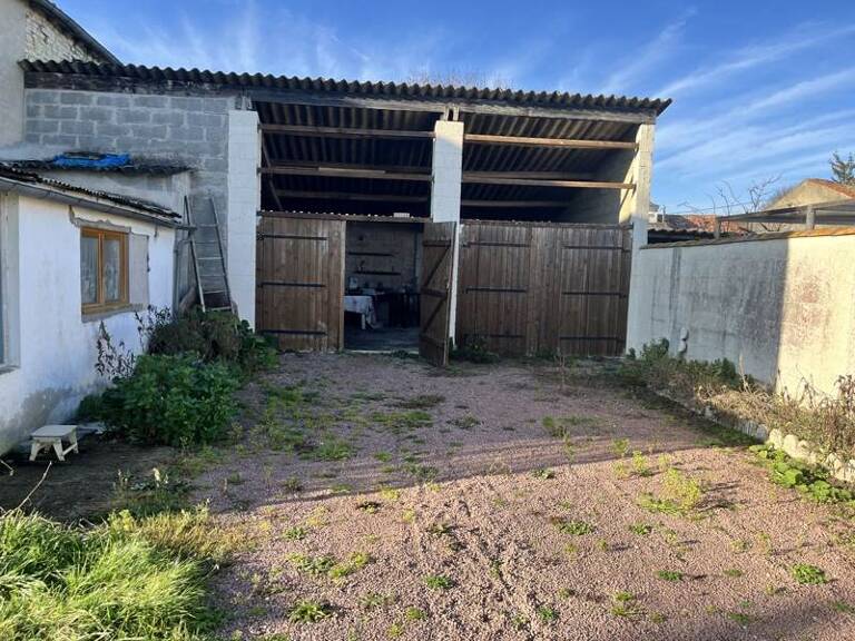 Maison en pierre de 4 pièces principales — photo 1