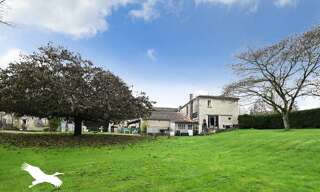 Maison 11 Pièces 290 m² à vendre à Saint-Fraigne (16140)