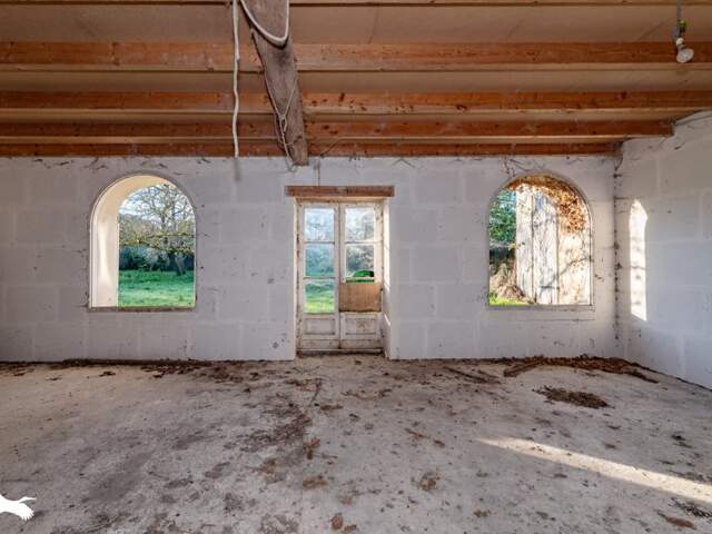 Maison en pierre de 5 pièces principales — photo du bien