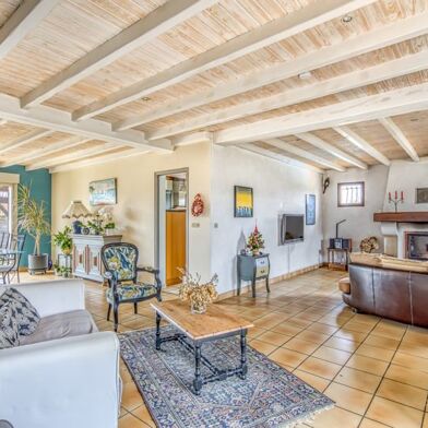 Maison 7 pièces 680550 €