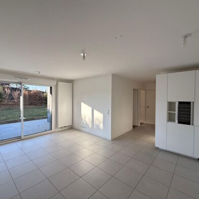 Appartement 3 pièces 2100 €