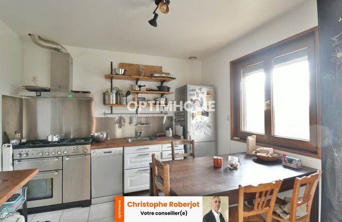 Lumineuse maison familiale de 168m2 au sol sur 2 niveaux et 1.6 hectare de terrain + 276m2 de dépendances — photo 5