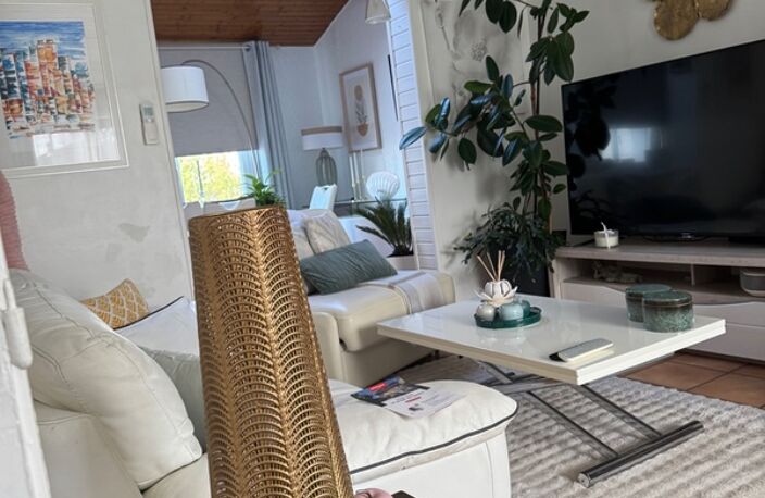 MAISON COUP DE CŒUR – 7 PIÈCES – JARDIN – POTENTIEL LOCATIF – CHAMPIGNY-SUR-MARNE — photo 3
