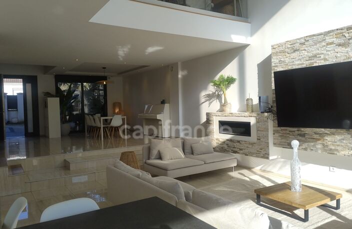 Maison d'exception avec piscine à vendre de 11 pièces GROSLAY (95) — photo 2
