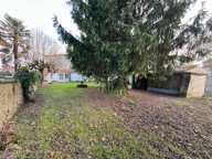 Maison de Maître à rénover environ 300m² avec garages, jardin, puits, dépendances, cours d'eau — photo 3