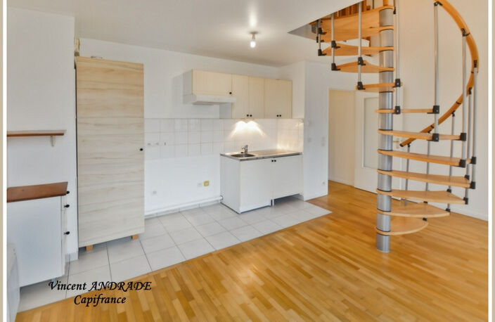 Appartement 2 pièces BRETIGNY SUR ORGE Dernier étage avec Mezzanine en duplex,2 balcons, parking — photo 2