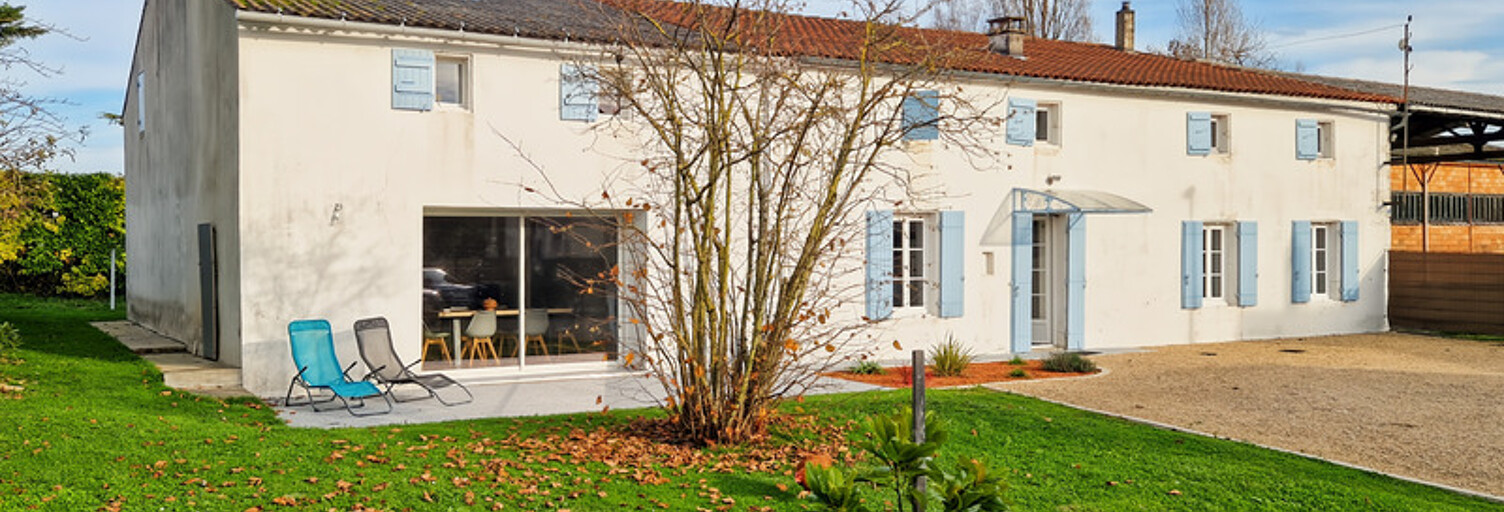 Maison 8 Pièces 244 m² à vendre à Surgères (17700)