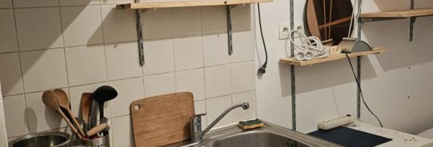 Appartement 1 Pièce 11 m² à louer à Paris 10 (75010)