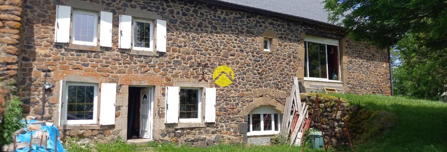 Maison 7 Pièces 257 m² à vendre à Murat (15300)