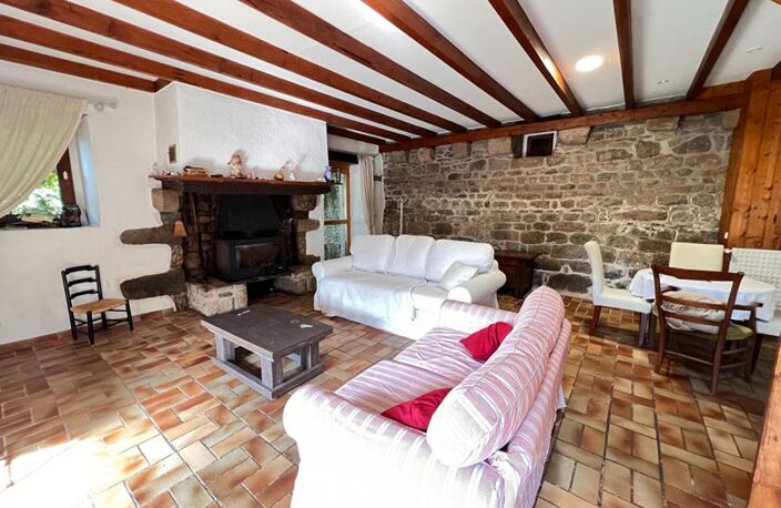 Propriété de caractère avec 3 habitations, étang privé et terrain de 5 714 m² — photo 5