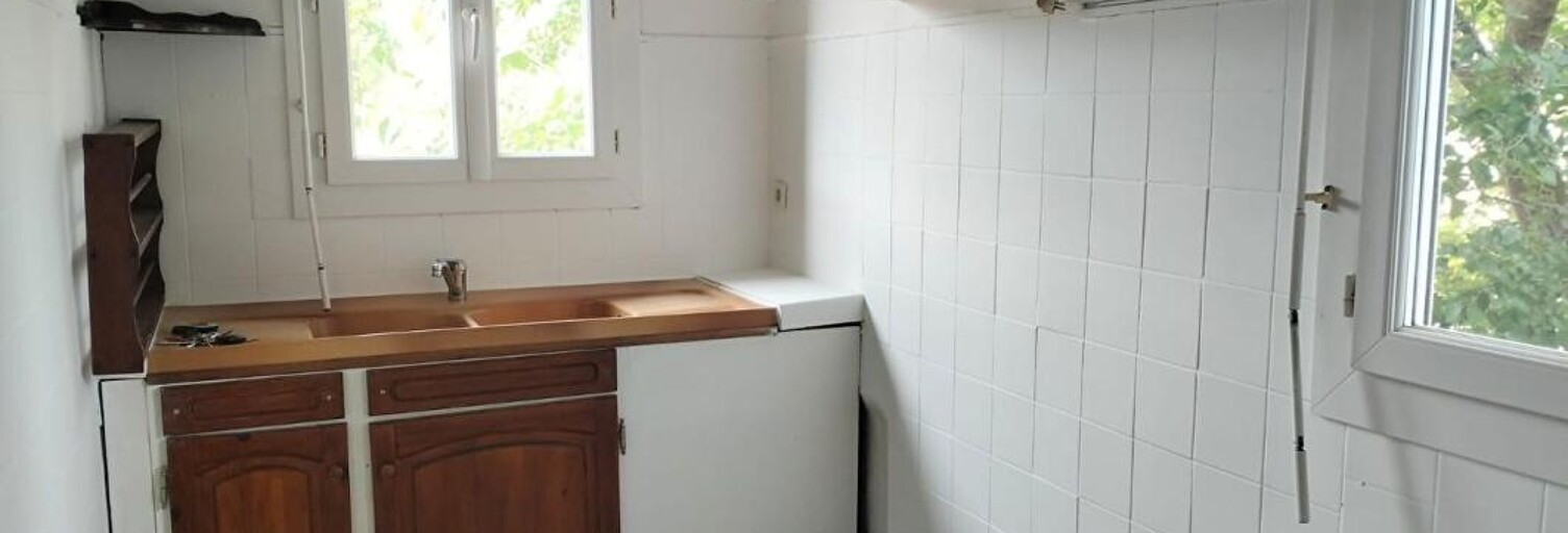 Appartement 1 Pièce 60 m² à louer à Saint-Ambroix (30500)