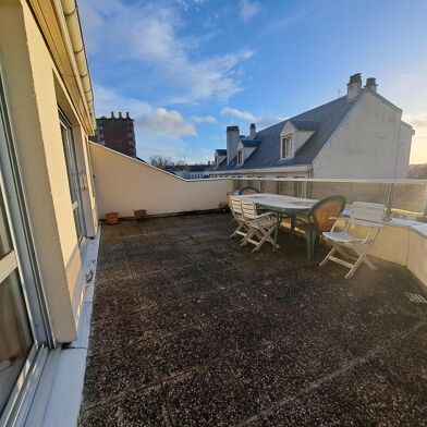 Appartement 8 pièces 307400 €