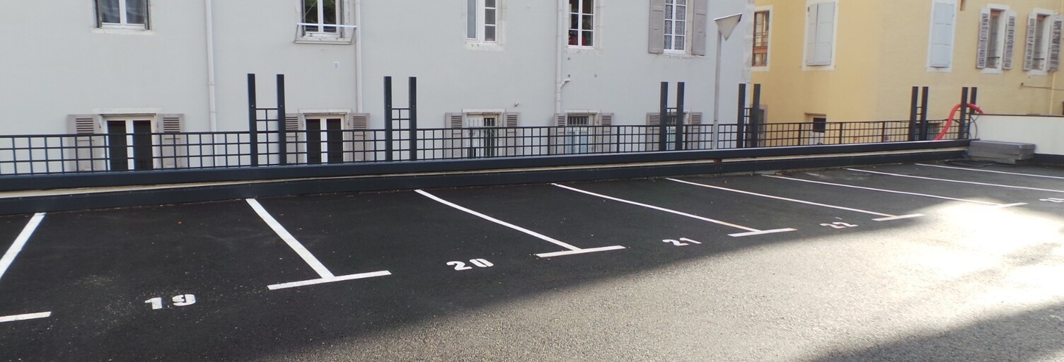 Garage   m² à louer à Chambéry (73000)