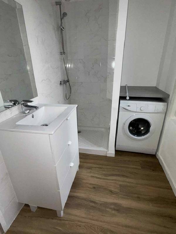 Photo Location Studio 25 m² à Lyon 8 700 ¤ CC /mois image 2/3