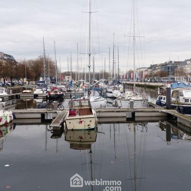 Appartement 8 pièces 472000 €