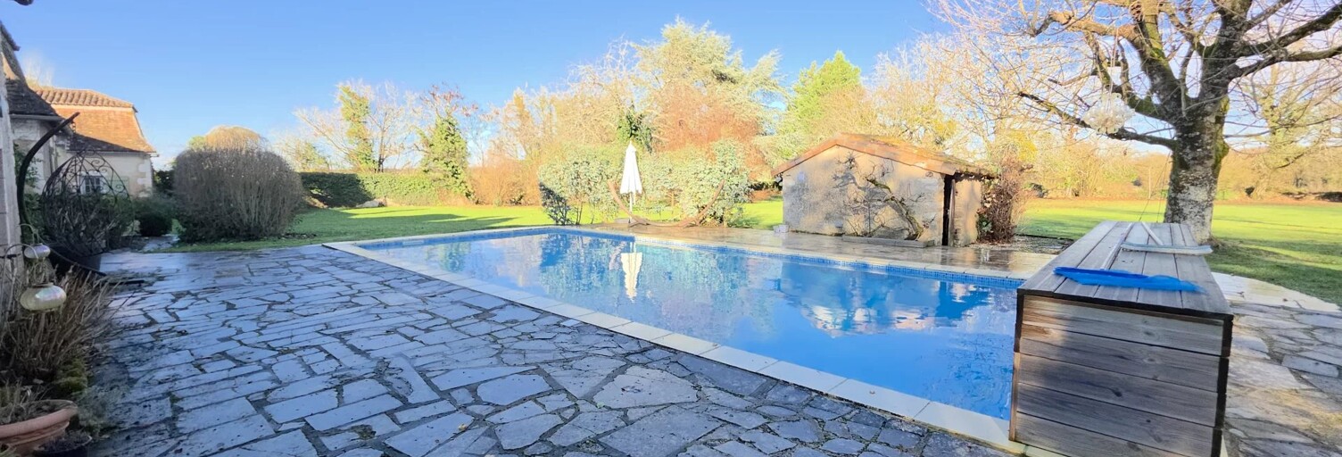 Maison 17 Pièces  m² à vendre à Antigny (86310)