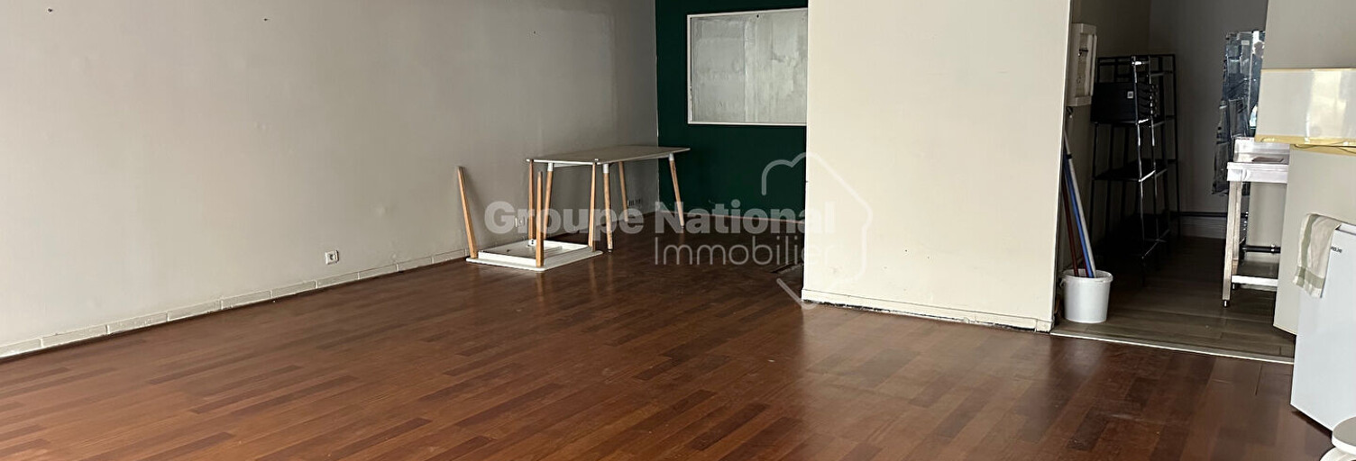 Commerce  63 m² à louer à Arles (13104)