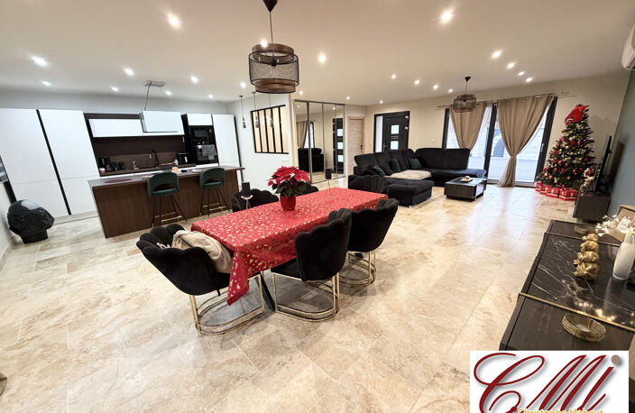 Pavillon avec Piscine — photo 3