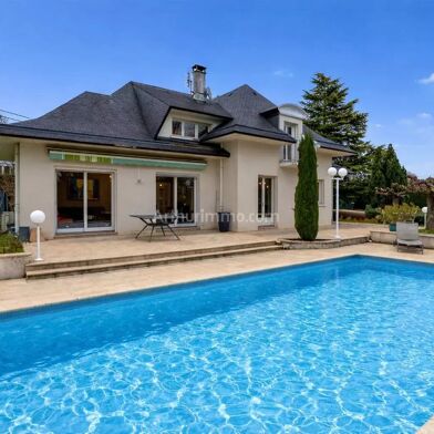 Maison 6 pièces 452400 €