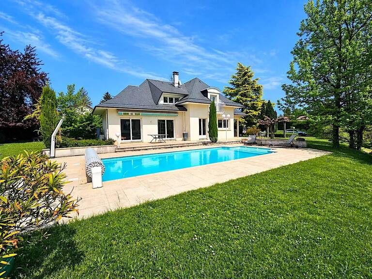 Maison - St-Clair-de-la-Tour — photo 1