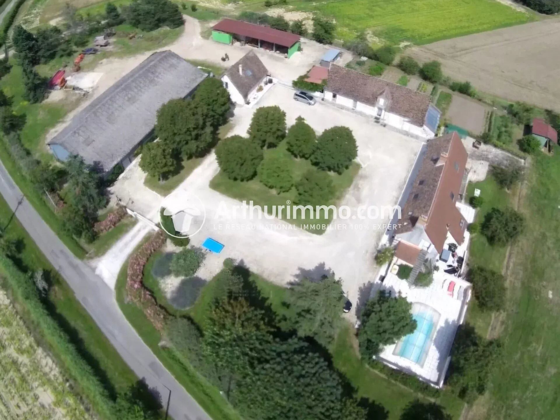 Maison 10 pièces · à Dammarie-en-Puisaye · 1 495 000 €
