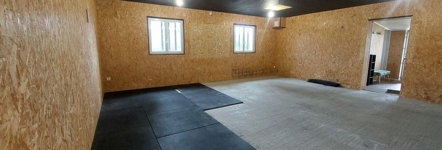 Bureau  60 m² à louer à Lamothe-Montravel (24230)