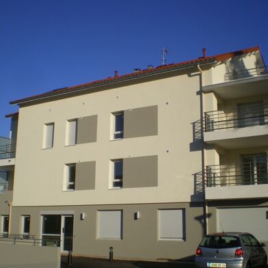 Appartement 3 pièces 909 €