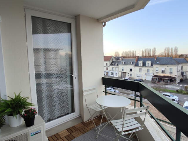 BEL APPARTEMENT AVEC BALCON PROCHE CENTRE VILLE — photo du bien