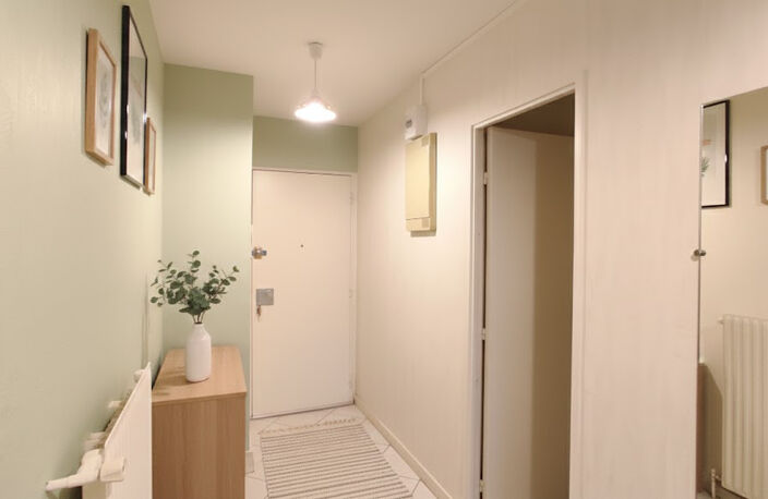 BEL APPARTEMENT AVEC BALCON PROCHE CENTRE VILLE — photo 3
