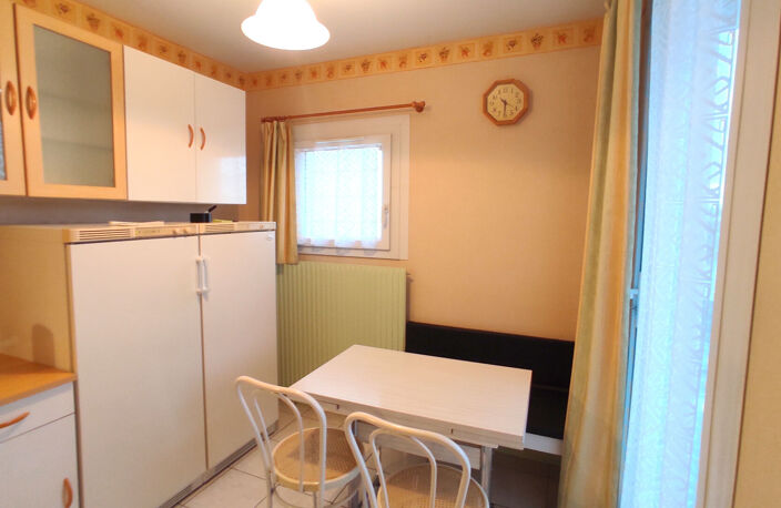 BEL APPARTEMENT AVEC BALCON PROCHE CENTRE VILLE — photo 4