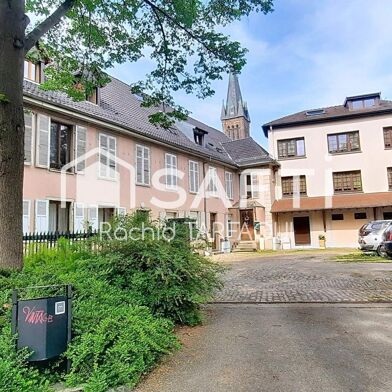 Appartement 7 pièces 240000 €