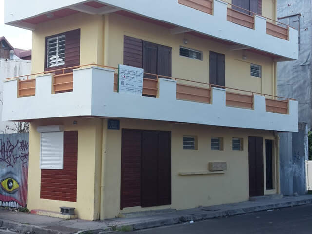En exclusivité ! Immeuble situé à proximité du port de Point — photo du bien