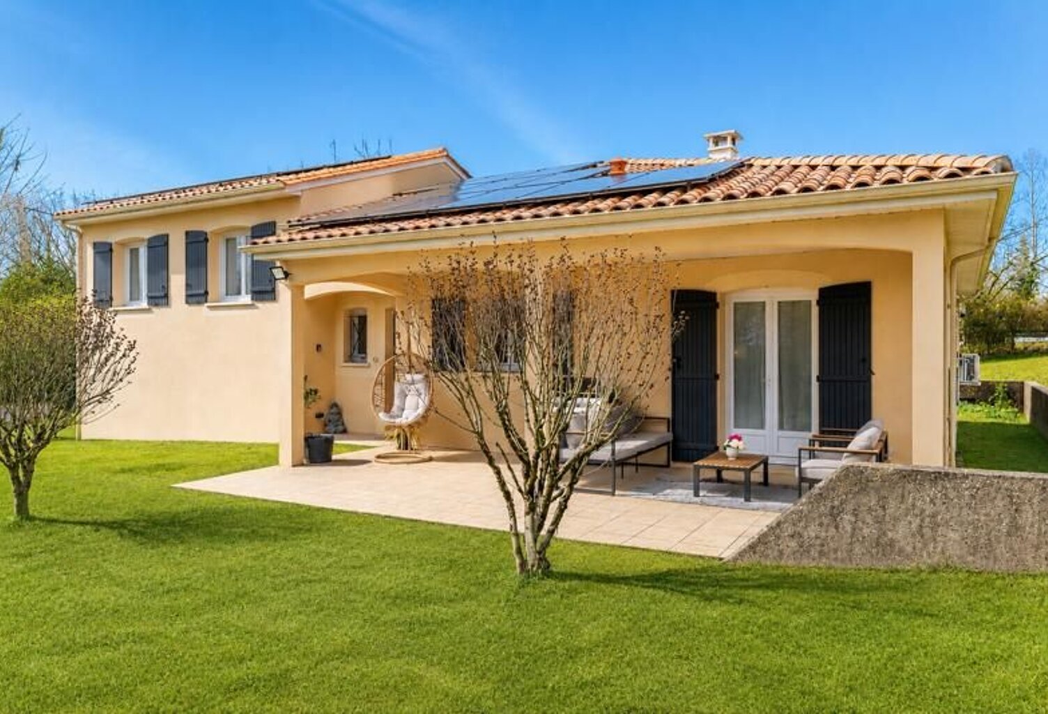 Contemporaine de 6 pièces principales — photo 1