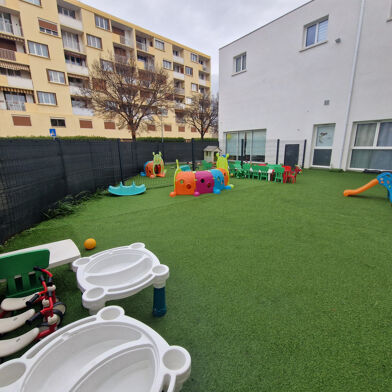 Commerce  270000 €