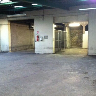 Local industriel  1400 €