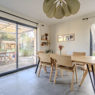 Maison 5 pièces 549928 €