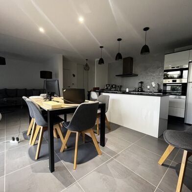 Appartement 4 pièces 337920 €